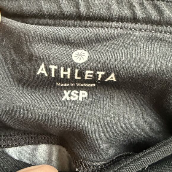 Athleta Shadow Camo Relay 2.0 Capri Leggings Black Gray Zip Pocket Size XS - Picture 5 of 6
